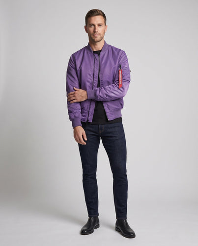 Herren Leichter Nylon‑Bomber mit Utility‑Ärmeltasche und kontrastierendem Innenfutter Echoarchiv