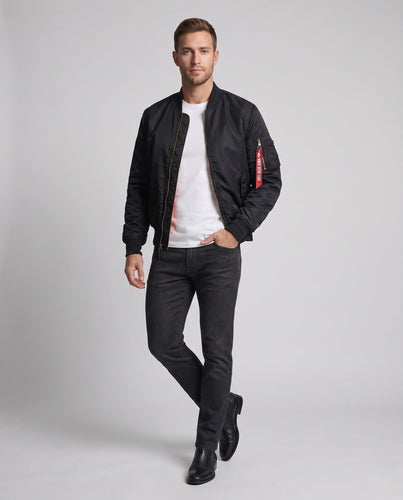 Herren leichter Nylon-Bomberjacke mit gesteppter Thermofütterung und Ärmeltasche Echoarchiv