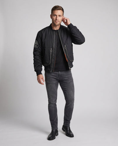 Herren Urbaner Piloten-Bomber im MA-Look mit Utility-Ärmeltasche und kontrastierendem Innenfutter Echoarchiv