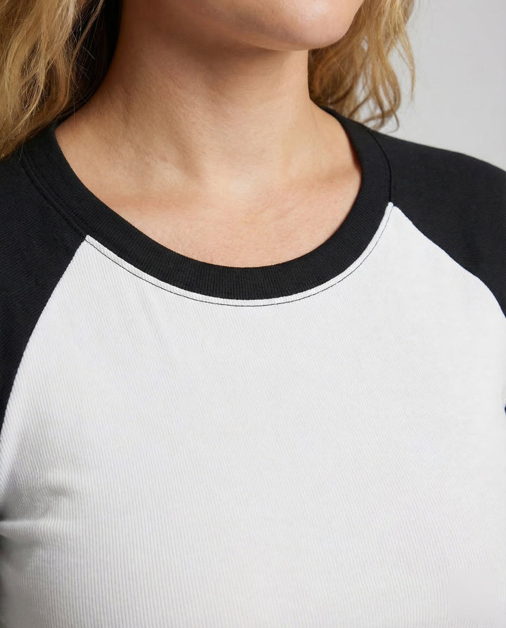 Product 15537212096842 - close_up_detail
