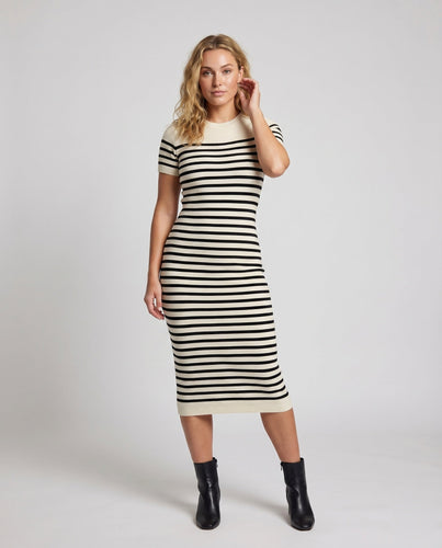 Damen Rippenstrick Midi Kleid Geraffte Kurze Ärmel Rundhals
