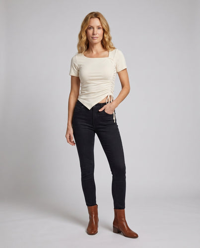 Damen stilvolles Top mit verstellbarem Raffdesign und seitlichem BindebandEcho Archiv Kanten