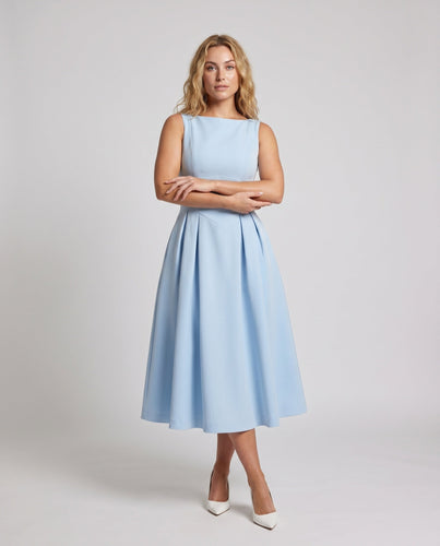 Damen Etuikleid mit weit schwingendem Rock und elegantem Ausschnitt Echoarchiv