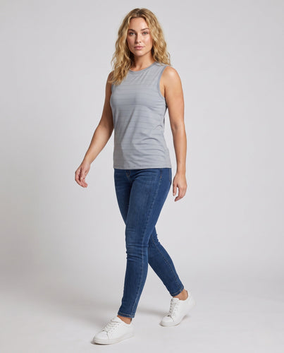 Damen ärmelloses Sportshirt mit atmungsaktiven Funktionseigenschaften Echo Archiv