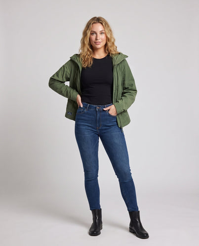 Damen atmungsaktive Funktionsjacke mit verstellbarer Kapuze und praktischem Taschenlayout Echo Archiv