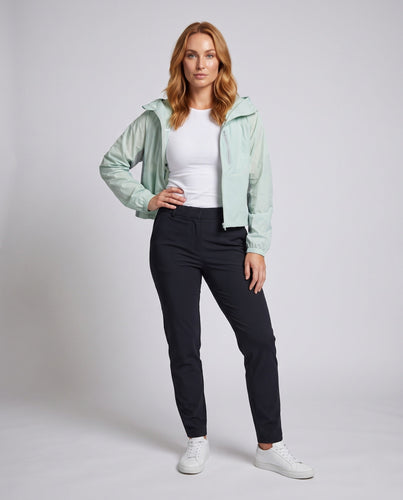 Damen atmungsaktive Laufjacke mit leichtem Windschutz Echo Archiv