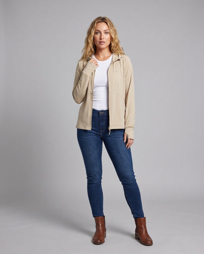 Damen funktionale Sportjacke mit schützender Kapuze und atmungsaktiven Einsätzen Echo Archiv
