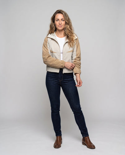 Damen leichte Funktionsjacke mit atmungsaktiven Einsätzen und verstellbarem Kapuzendesign Echo Archiv