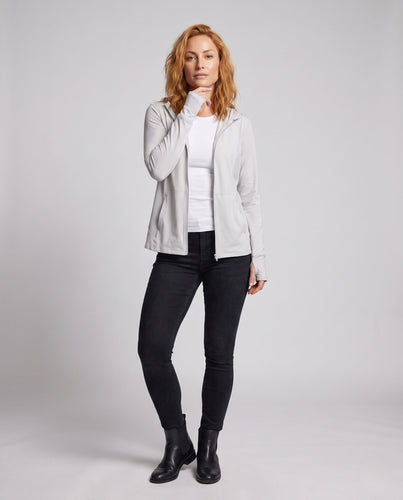 Damen leichte Sportjacke mit schützendem Kapuzendesign und atmungsaktiven Einsätzen Echo Archiv