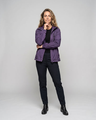 Damen leichte Wetterjacke mit verstellbarem Kapuzenkragen und atmungsaktiven Einsätzen Echo Archiv