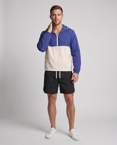 Herren nan zweiteiliges Freizeitset mit windabweisender Kapuzenjacke und elastischen Bermudashorts Echo Archiv