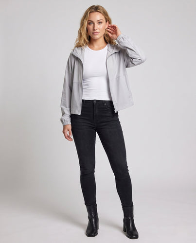 Damen nan ultraleichte Kapuzen-Windjacke mit kurzem weitem Schnitt und Reißverschluss Echo Archiv