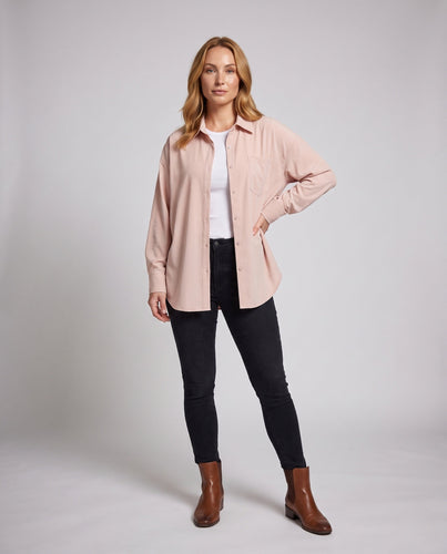Damen nan leichte oversized Hemdbluse mit UV-Schutz und knöpfbarem Saum Echo Archiv