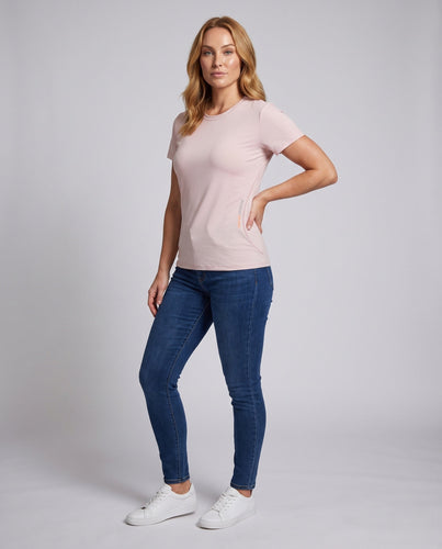 Damen Funktionssportshirt mit feuchtigkeitsregulierenden Eigenschaften Echo Archiv