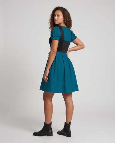 Damen Dirndl mit hochwertiger Handwerkskunst und eleganten Schnürdetails Echo Archiv