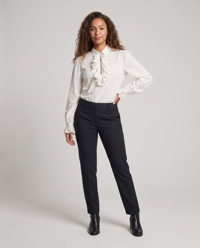Damen elegante Rüschbluse mit feinem Stehkragen und aufwendigen Ärmelbündchen Echo Archiv