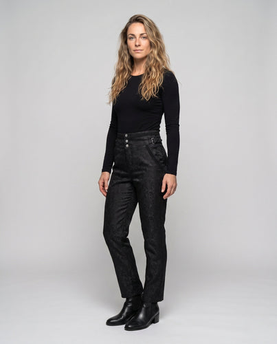 Elegante Stoffhose für Damen mit dekorativem Muster Echo Archiv