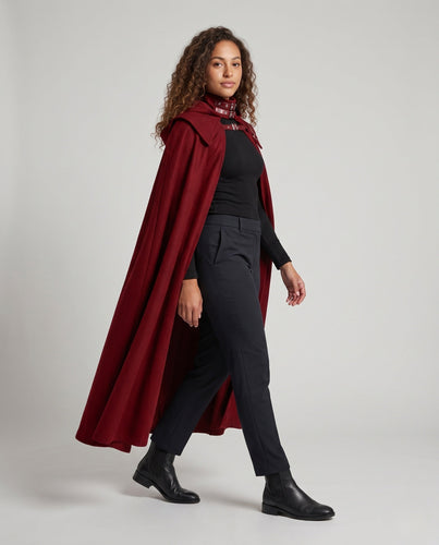 Damen eleganter Kapuzenumhang mit kunstvollen Details Echo Archiv