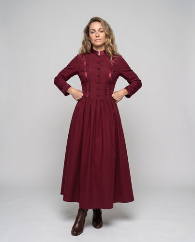 Frauen Elegante Maxi Kleid mit Floral Spitze Verzierungen und Maßgeschneidert Schnitt Echo Archiv