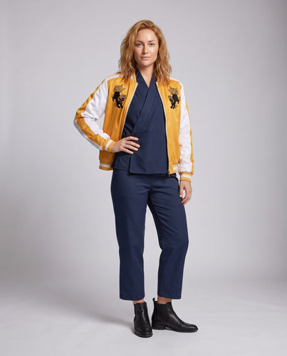 Damen stylische Bomberjacke mit gesticktem Design Echo Archiv
