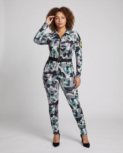 Damen Camouflage Sportanzug mit Kapuze und figurbetonter Passform Echo Archiv
