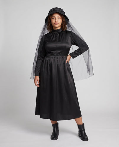 Damen Elegantes Halloween-Kostüm mit transparenten Details Echo Archiv