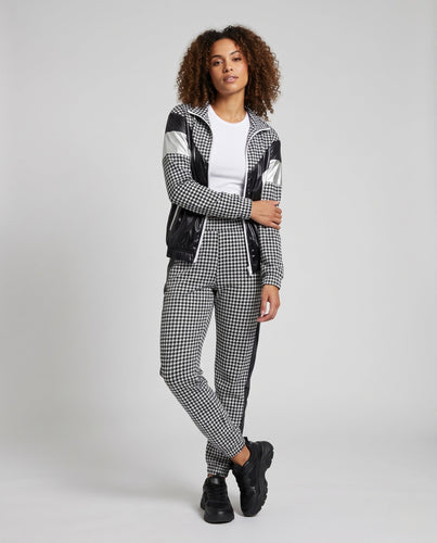 Damen Sportliches und stylisches Trainingsanzug Echo Archiv