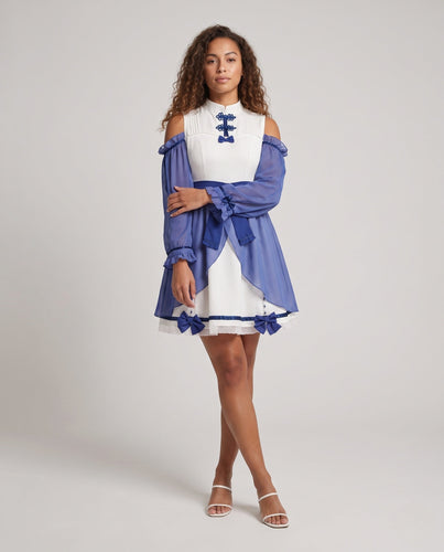 Damen Verspieltes Kleid mit Rüschendetails Echo Archiv