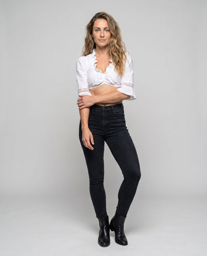 Damen Trachtenbluse mit Rüschen und transparenten Ärmeln – Élovi
