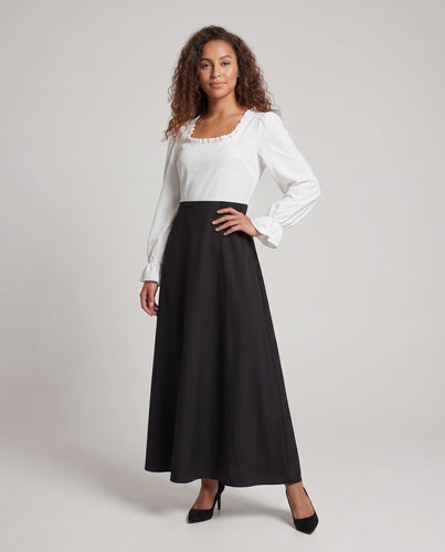 Damenhistorisches Kostümkleid mit modernen Akzenten und Schwungrock Echo Archiv