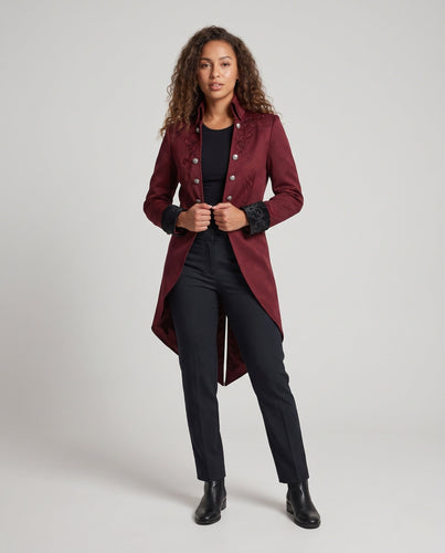 Damen Eleganter Langmantel mit kunstvollen Verzierungen Echo Archiv