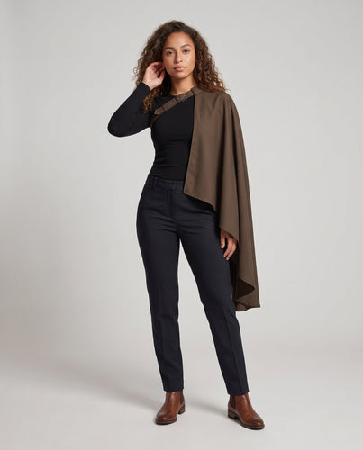 Damen elegantes Cape mit dekorativem Saum Echo Archiv