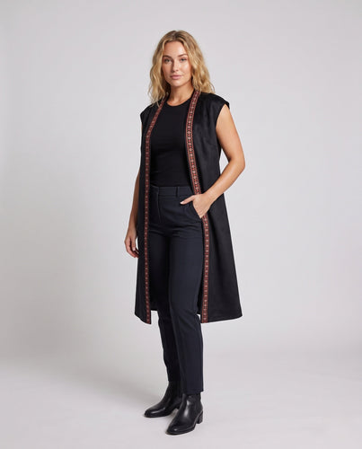 Damen Luxusweste mit aufwendiger Stickerei Echo Archiv