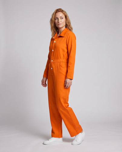 Stylisches Damen-Kostümset mit elegantem Blazer, Hose und ärmellosem Oberteil Echo Archiv