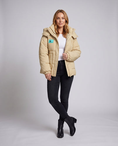 Damen kurze Thermo-Pufferjacke mit strukturiertem Mikrokaro-Stepp und ergonomischem Kapuzenkragen