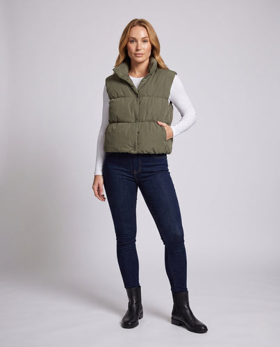 Damen Puffy-Isolationsweste mit quadratischer Konstruktion und hohem Stehkragen