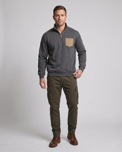 Herren Halb-Zip Sweatshirt mit Stehkragen, Kunstleder-Brusttasche und sportlichem Schnitt Echoarchiv
