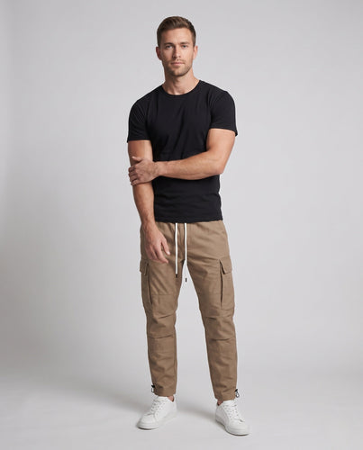 Herren Utility Jogger Cargo-Hose mit Kordelzugbund, Knöchelbereich und applizierten Klapptaschen Echoarchiv
