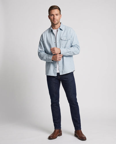 Herren-Overshirt im boxy Schnitt aus leichtem Denim-Look mit Druckknopf-Blende & Klapptasche Echoarchiv