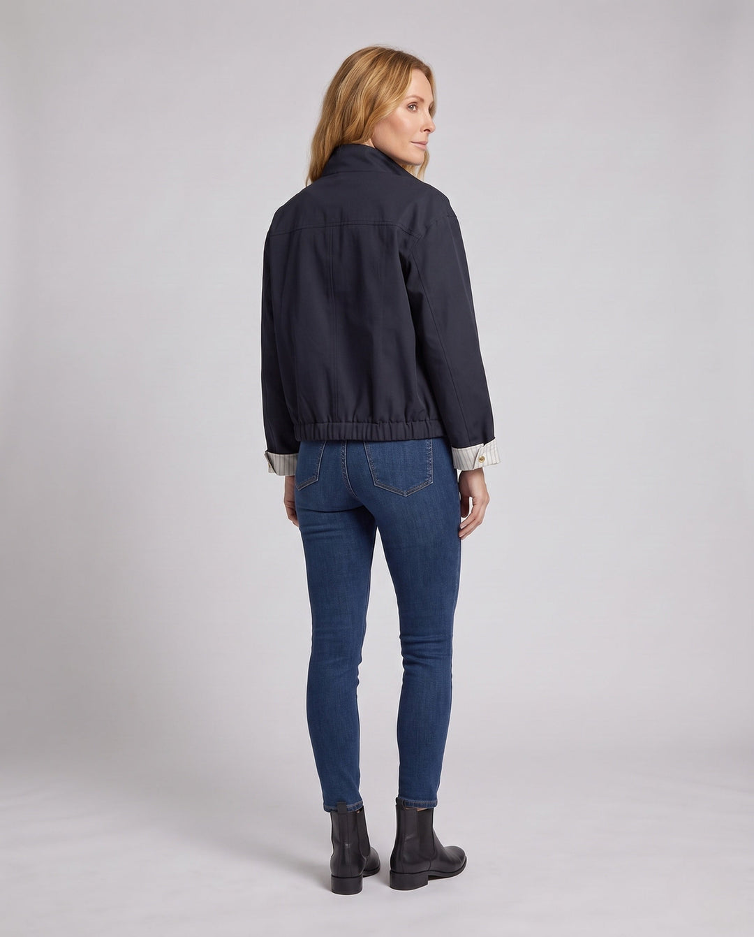 Product 16022347972938 - back_view