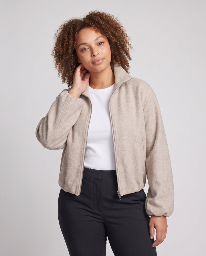 Product 16022352822602 - upper_body