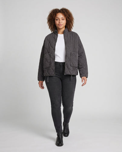 Damen Oversize-Steppjacke mit Stehkragen und aufgesetzten Taschen Echoarchiv