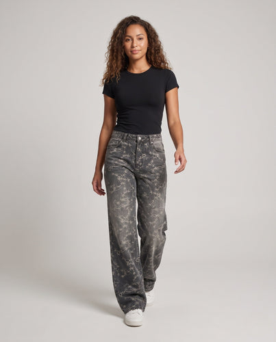 Damen Weite Jeans mit Floralprint Echoarchiv