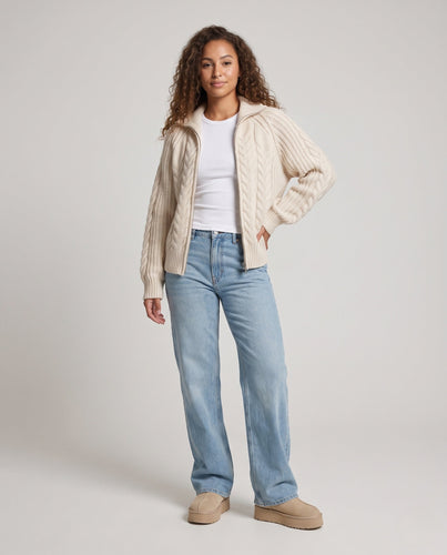 Damen Boxy-Zopfstrickjacke mit kurzem Schnitt, Frontreißverschluss und breitem Stehkragen Echoarchiv