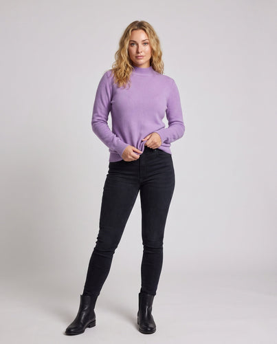 Damen Eleganter Feinstrick-Pullover mit kurzem Stehkragen und flauschiger Angora-Optik Echoarchiv