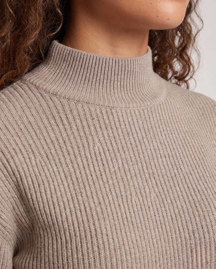 Product 16033019822410 - close_up_detail