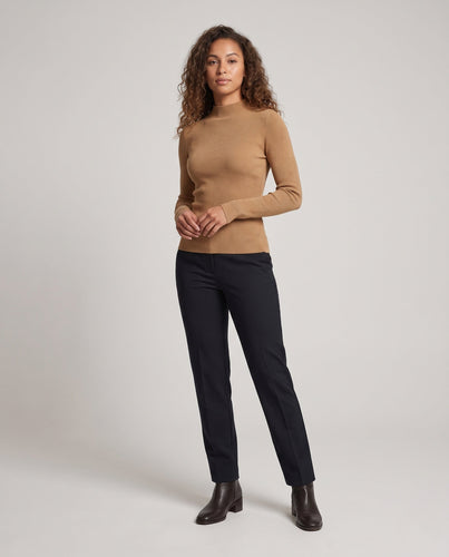 Damen Feiner Rippen-Strickpullover mit kurzem Stehkragen und figurbetonter Passform Echoarchiv
