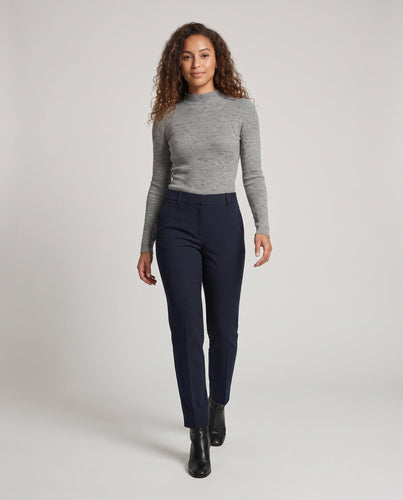 Damen Feiner Rippstrick-Langarmpullover mit kurzem Mockneck und figurnahem Schnitt Echoarchiv