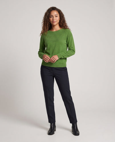 Damen Feiner Rundhalspullover mit Ajour‑Yoke und weichem Wollmix Echoarchiv