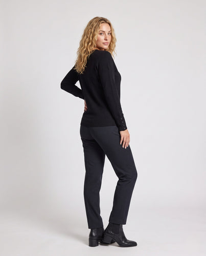 Damen Feiner V‑Ausschnittpullover in Kaschmir‑Optik mit schmaler Schulterpartie Echoarchiv
